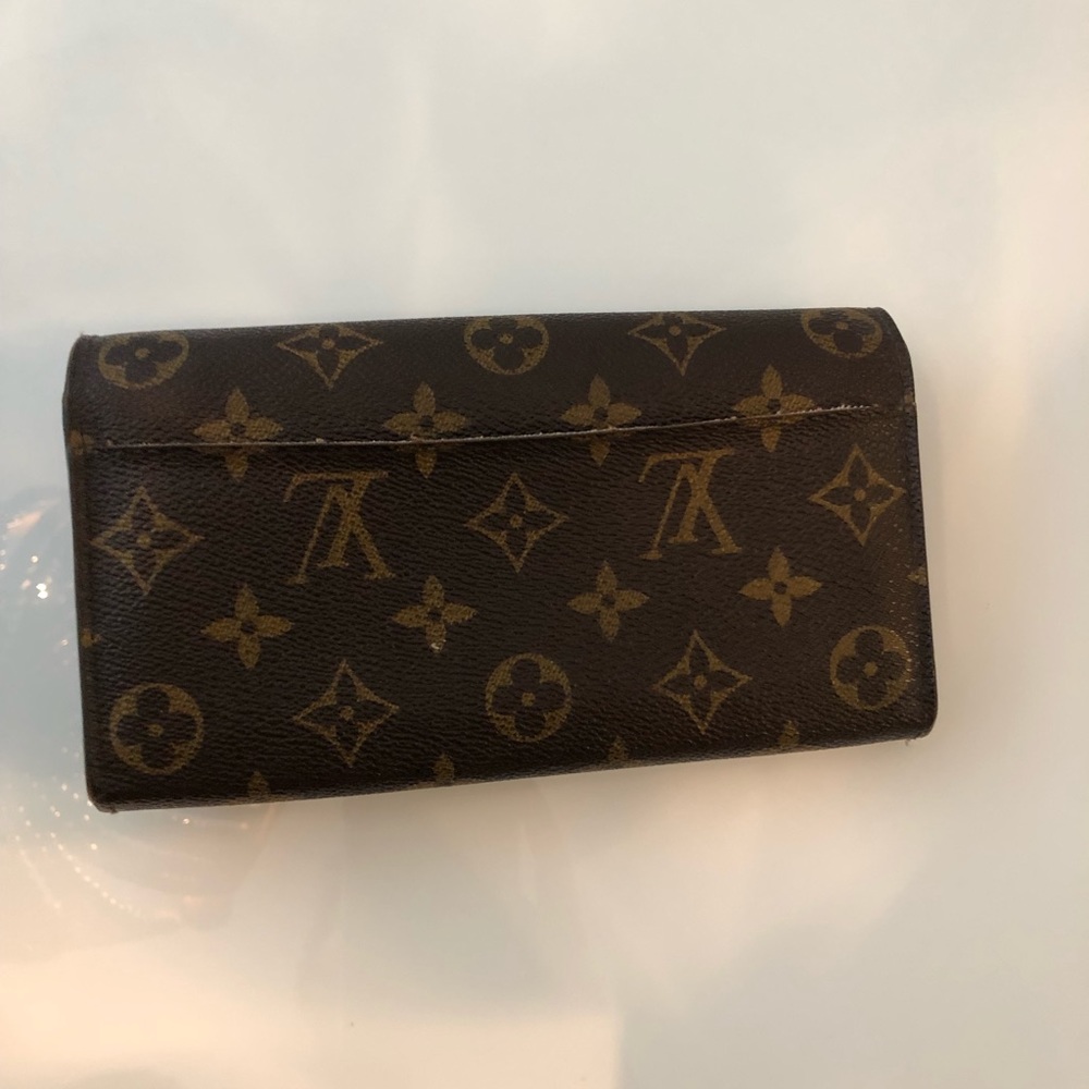 Louis Vuitton Wallet - Picture 2 of 4